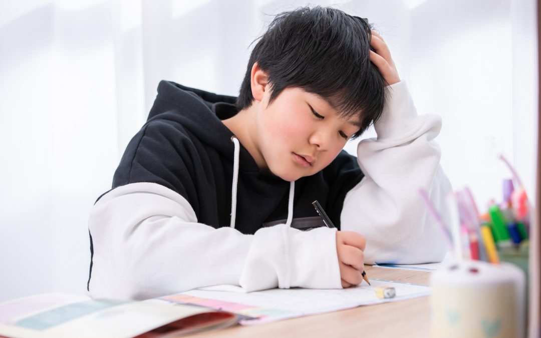 【保護者必見】勉強に取りかかれない子どもが自然とやる気になる！効果的な声かけ術と環境づくりの秘訣